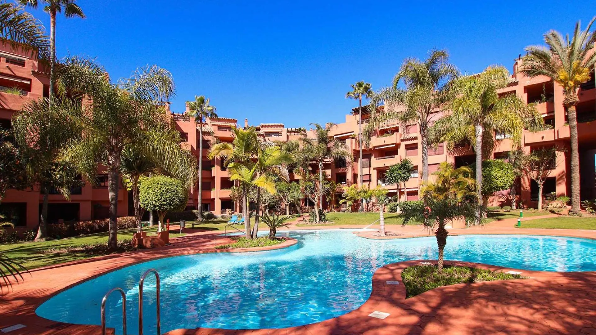 Piso 4 Hab. - Elviria Playa Apartment Marbella Spain