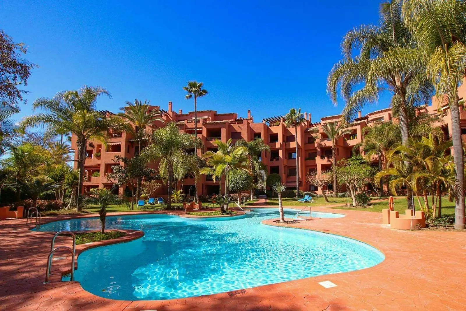 Piso 4 Hab. - Elviria Playa Apartment Marbella